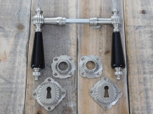 Set mit Retro-Türbeschlägen - Nickel - mit schwarzen Porzellangriffen