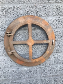 Round folding cast-iron window, stable window.