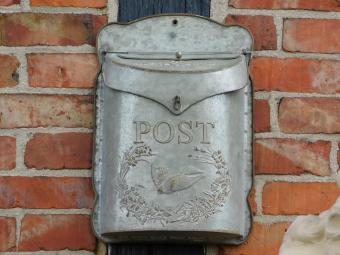 Vintage Zinc Mailbox – Classic Design