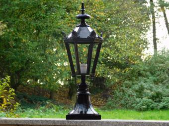 Classic Outdoor Lamp - 70 cm - Black - Shade with Crowns on a Square Base - Aluminum