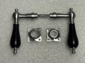 Türgarnitur in mattem Chrom – Türgriffe und Rosetten – komplett