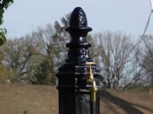 Freistehender Springbrunnen - Alu - schwarz - Wasserhahn