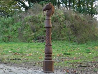 Klassischer Pferdepfosten aus Gusseisen – 107 cm – Rostoptik
