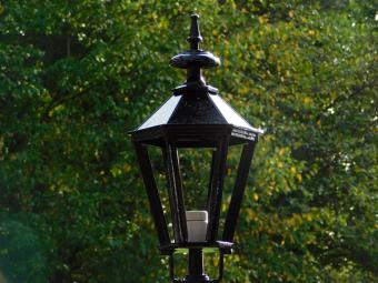 Classic Freestanding Outdoor Lamp with Fleur-de-Lis - 102 cm - Black - Aluminum