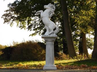 Horse on pedestal - 150 cm - Stone