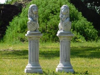 Set of Lions with Shields on Pedestals – 94 cm – Stone