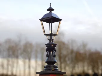 Outdoor lamp on pedestal - 103 cm - black aluminium - classic