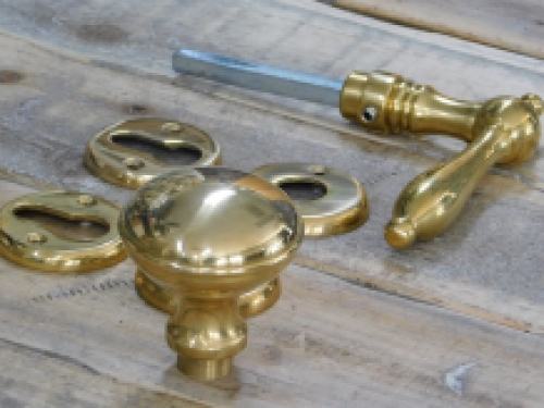 Set: 1 Türknauf, 1 Mantel und 4 Rosetten, Türbeschläge, Messing poliert