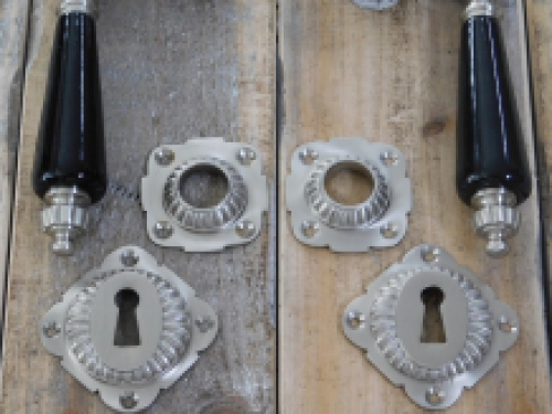 Set mit Retro-Türbeschlägen - Nickel - mit schwarzen Porzellangriffen