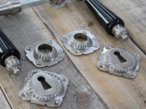 Set mit Retro-Türbeschlägen - Nickel - mit schwarzen Porzellangriffen