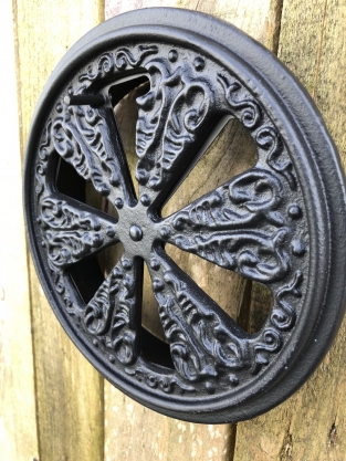 Verstelbaar luchtrooster, openhaard rooster rond, gietijzer zwart. only one