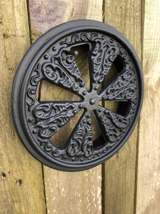 Verstelbaar luchtrooster, openhaard rooster rond, gietijzer zwart. only one