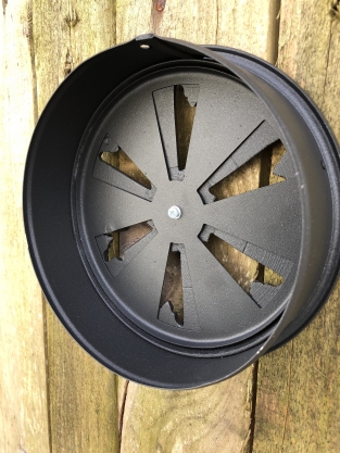 Verstelbaar luchtrooster, openhaard rooster rond, gietijzer zwart. only one