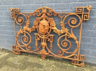Fence for e.g. balcony, cast iron antique with medallion