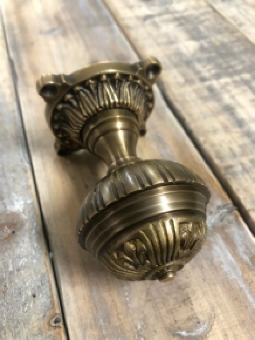 Historic brass knob for the front door, fixed door knob with a beautiful rosette, brass.