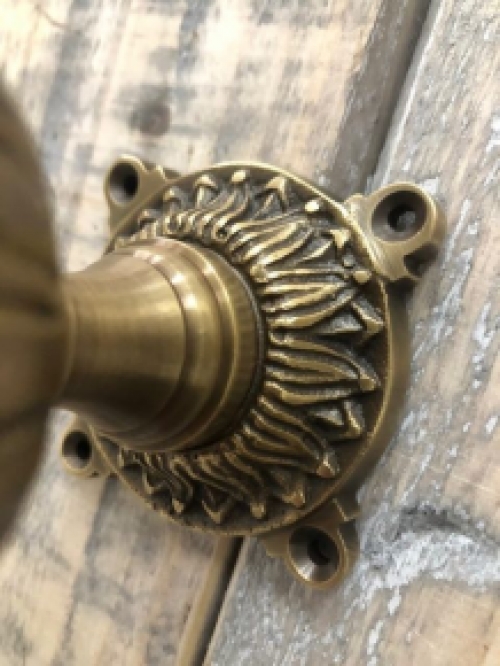 Historic brass knob for the front door, fixed door knob with a beautiful rosette, brass.