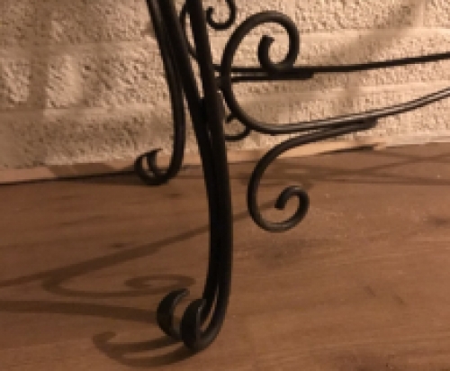 Antieke side table, decoratieve tafel, bruin