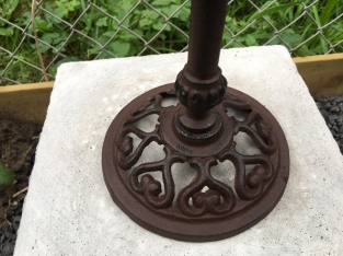 1 bruin vogelbad, gietijzer bruin-rust, gemoffeld, mooi!