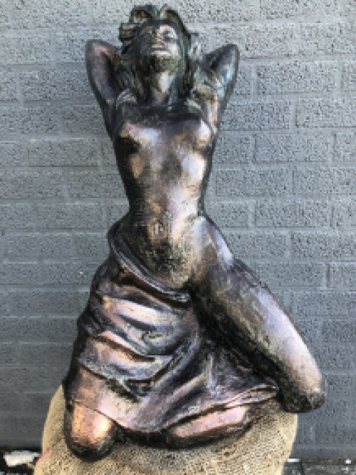 Beeld Vrouwenfiguur - Gietijzer - 75 cm Hoog - Bronslook Rust
