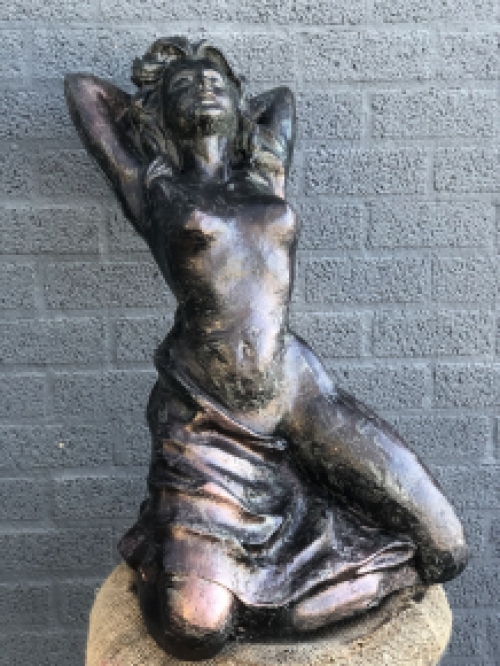 Beeld Vrouwenfiguur - Gietijzer - 75 cm Hoog - Bronslook Rust
