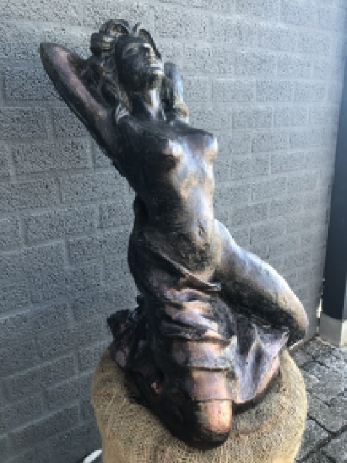 Beeld Vrouwenfiguur - Gietijzer - 75 cm Hoog - Bronslook Rust