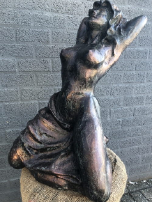 Beeld Vrouwenfiguur - Gietijzer - 75 cm Hoog - Bronslook Rust