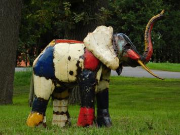 Igor the Elephant - 80 x 100 cm - Colorful Sculpture - African Artwork