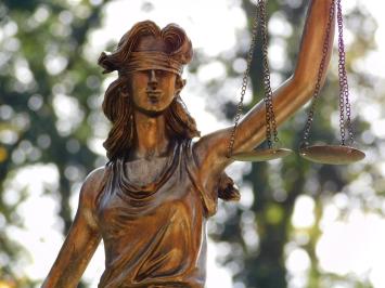 Justitia XL Statue - 83 cm - Gold-coloured - Polystone