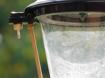 Klassische Außenleuchte, schwarz mit Messingfuß – 51 cm – sechseckiger Fuß
