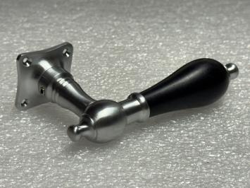 Türgarnitur in mattem Chrom – Türgriffe und Rosetten – komplett