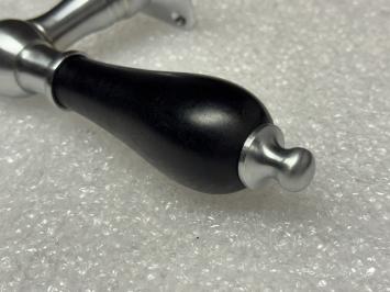 Türgarnitur in mattem Chrom – Türgriffe und Rosetten – komplett