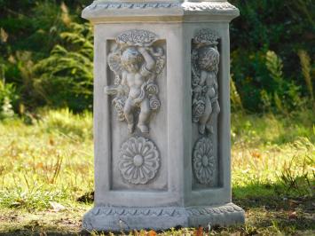 Engel mit Flügeln auf englischem Sockel – 113 cm – Stein