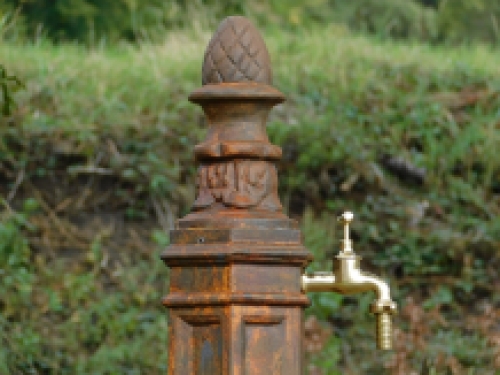 Exclusive standing fountain - water tap - alu in oxide