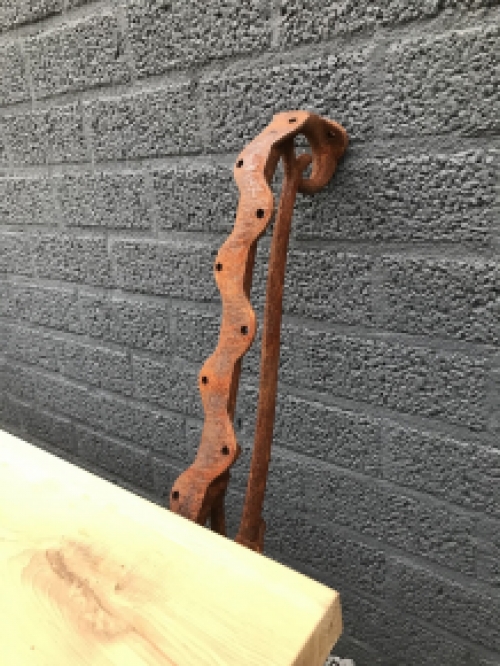 Satz loser Bankseitenteile, schwere Gusseisenstützen