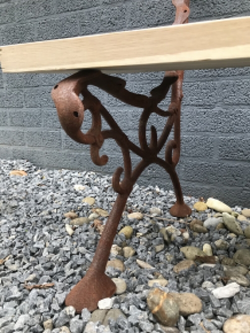 Satz loser Bankseitenteile, schwere Gusseisenstützen