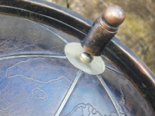 Klassischer Globus auf Ständer - 65 cm