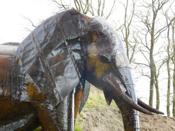 XXL Handgemaakte Olifant – Metaal – ca. 225 x 250 cm – Bruine Uitvoering