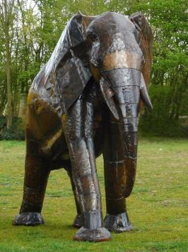 XXL Handgemaakte Olifant – Metaal – ca. 225 x 250 cm – Bruine Uitvoering