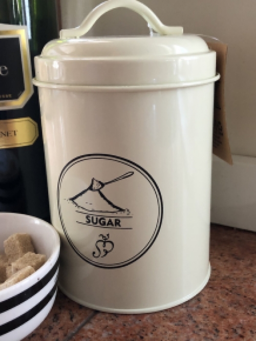 Mooi decoratief opbergblik voor sugar