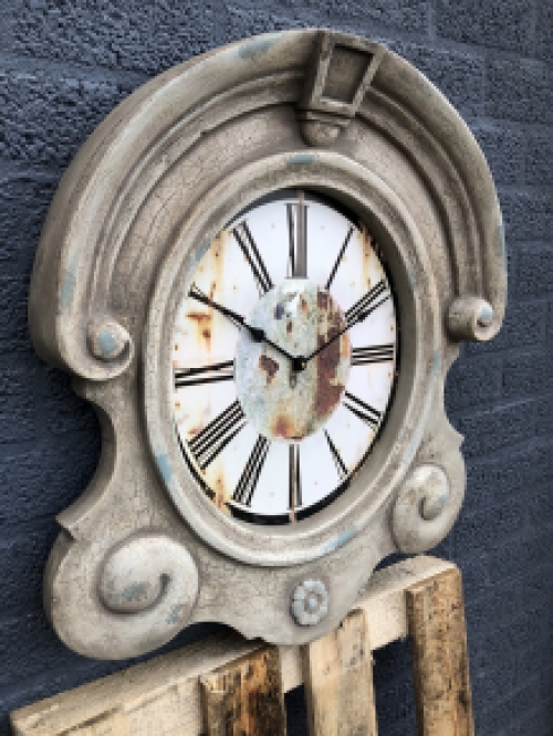 Wonderful hefty clock-clock-ox eye vintage raw model. Last one !!