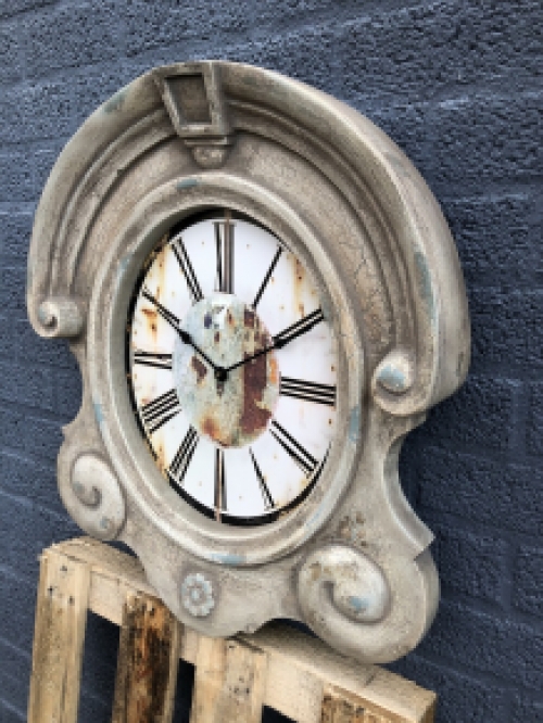 Wonderful hefty clock-clock-ox eye vintage raw model. Last one !!