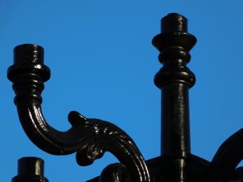 Laternenkrone für 5 Lampen – Schwarze Aluminiumkrone für Laternenpfahl