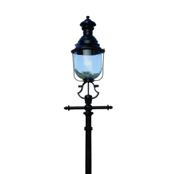 Unieke zware lantaarn paal, zwart, met grote lampenkop, nog 6 stuks!!