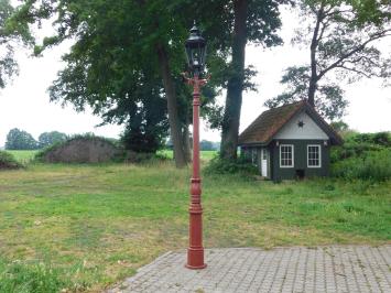 Sturdy Lamp Post - 320 cm - Cast Iron Menie Rough with Black Cap