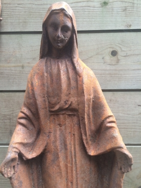Madonna, Marie Gusseisenfigur