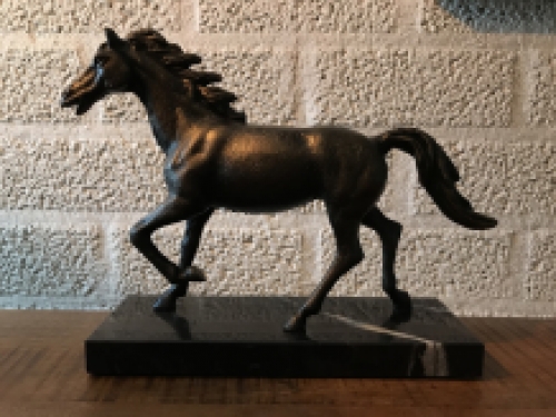 1 horse sculpture , solid cast iron, bronze -look, LAST ONE!!