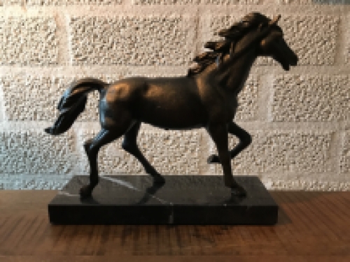 1 horse sculpture , solid cast iron, bronze -look, LAST ONE!!