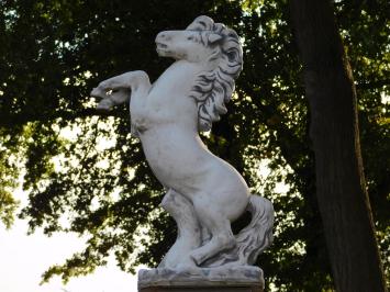 Horse on pedestal - 150 cm - Stone