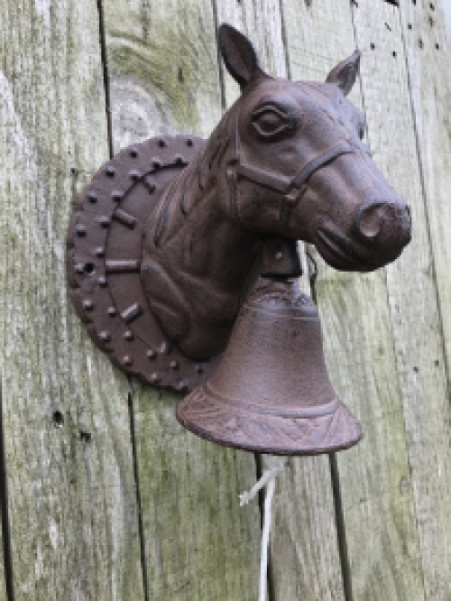 Deurbel Paardenhoofd - Gietijzer - Sierlijke Wandbel