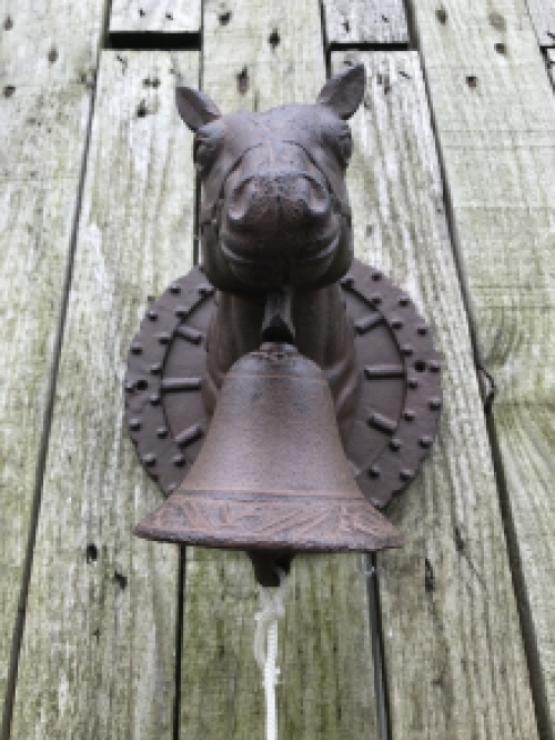 Deurbel Paardenhoofd - Gietijzer - Sierlijke Wandbel